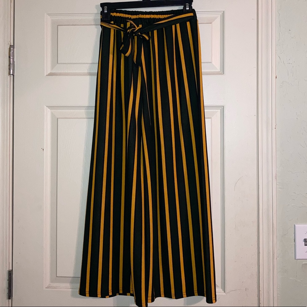 Brand new SHEIN pants. Size medium.
